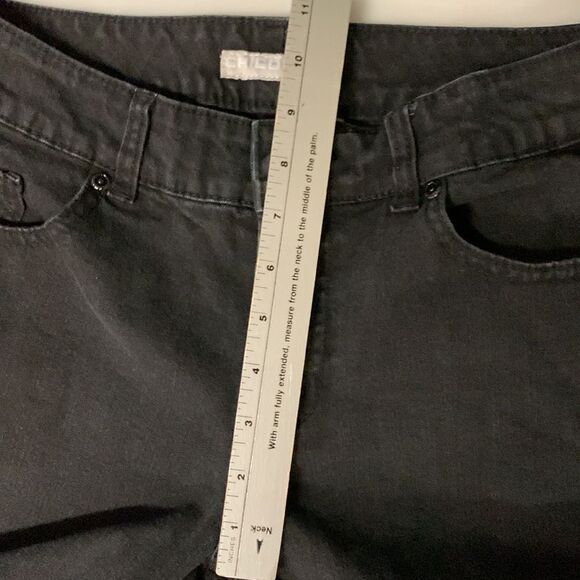 Chico’s Platinum Black Wash Mid-Rise Bootcut Jeans Size 0.5 Short (US 6) - Picture 9 of 11